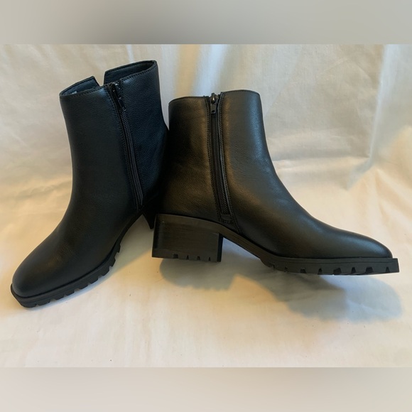 NWOB CROWN VINTAGE BLACK LEATHER ANKLE SIDE-ZIP BOOTS IN SIZE 6M - Picture 10 of 15